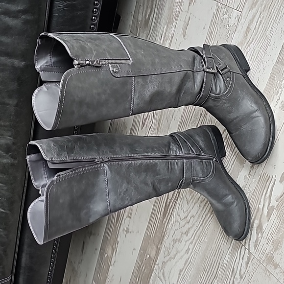 GUESS Gray tall (to knee) riding boots. Size 7 - Picture 5 of 8